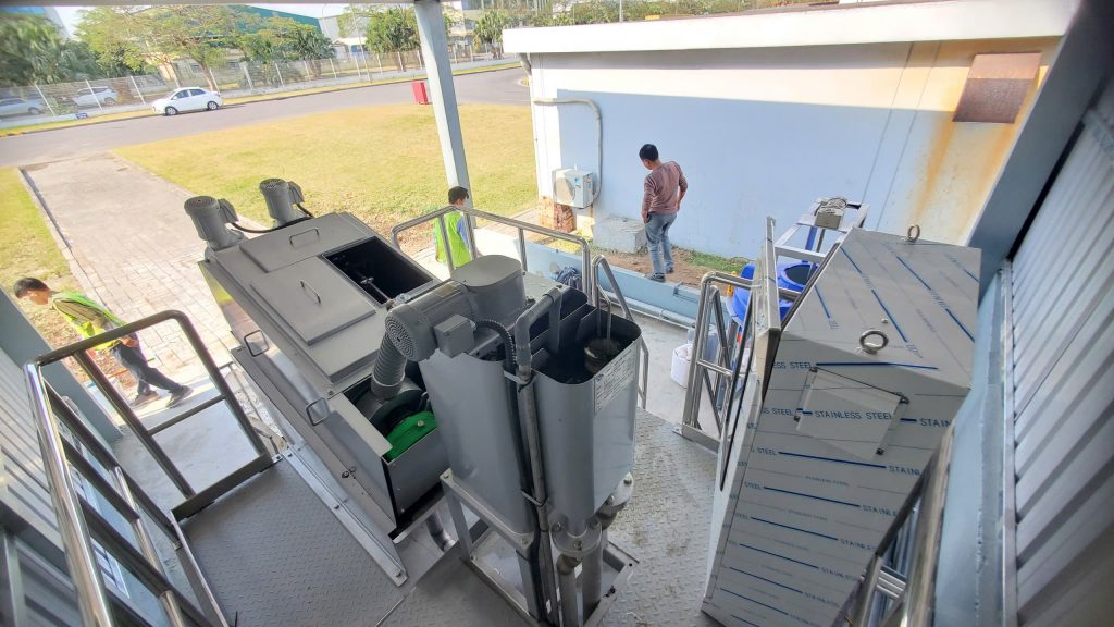 Xử lý nước thải chế biến thực phẩm -máy ép bùn trục vít